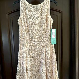 Women’s size 6 sequin dress.  NWT